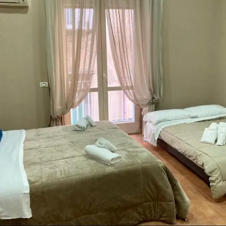 Гостевой дом Queen 20 - Private Rooms Duomo Napoli